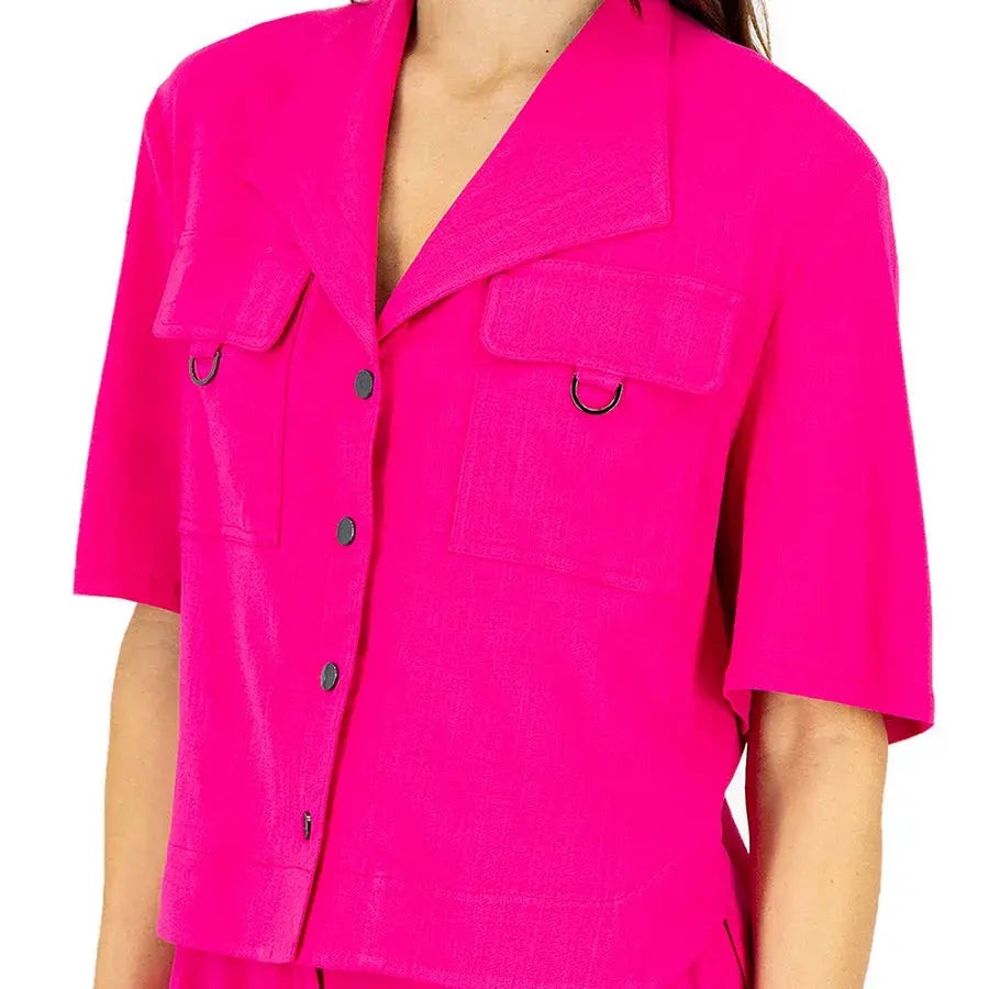 Blusa Corta con Cuello Sastre