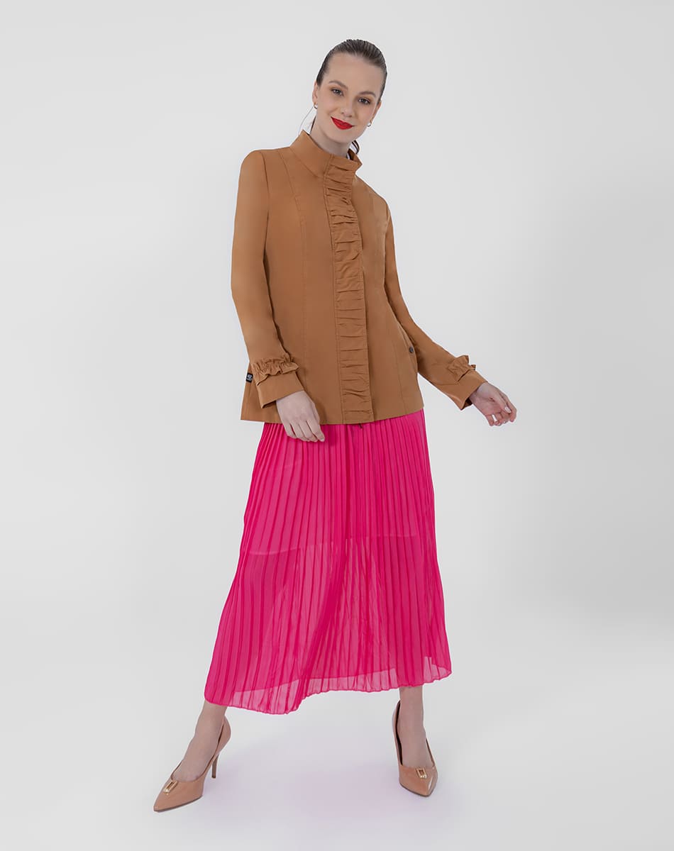 Gabardina corta con drapeado