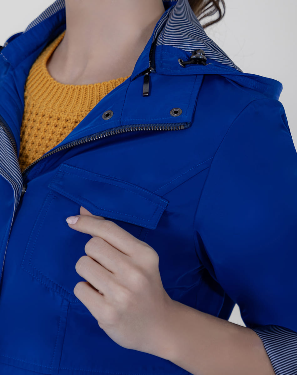 Gabardina con Gorro Desmontable