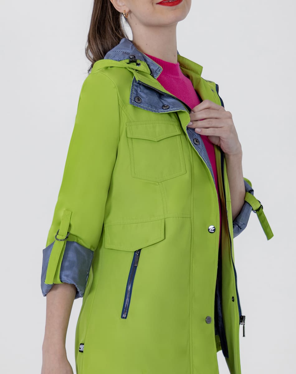 Gabardina con Gorro Desmontable