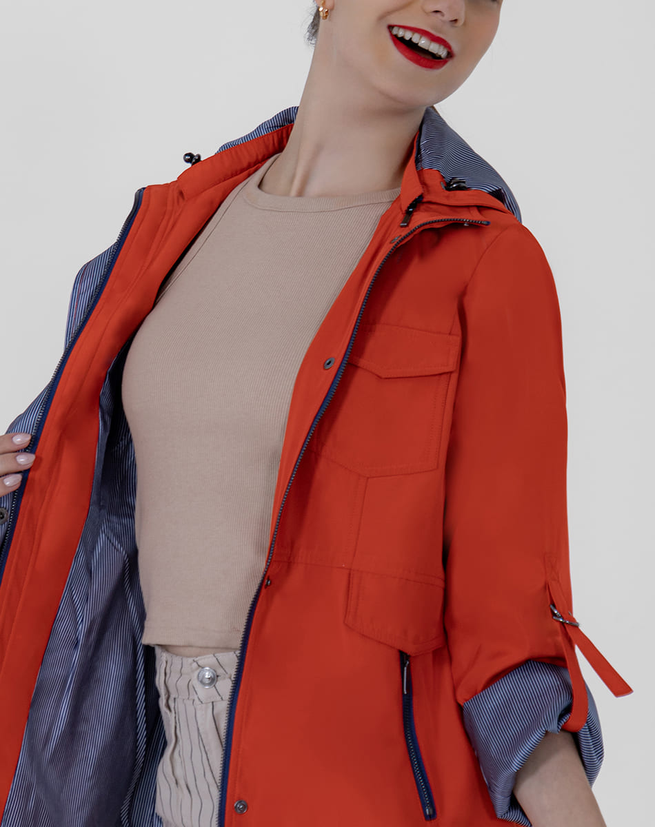 Gabardina con Gorro Desmontable