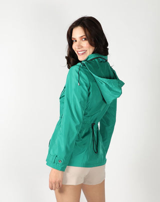 Gabardina con gorro oculto