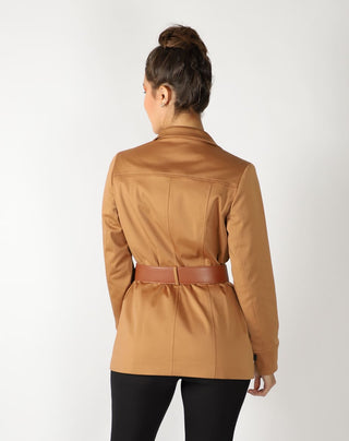 Shyla | Gabardina contemporánea corta con cinturón