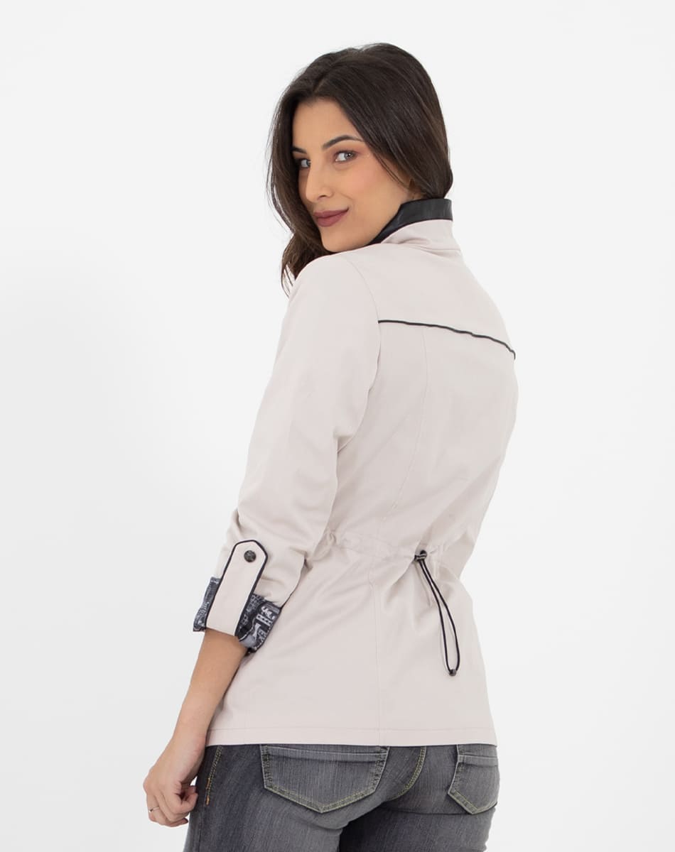Gabardina Ligera Con Cintura Ajustable