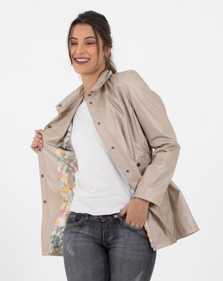 Gabardina Con Ajuste En Espalda