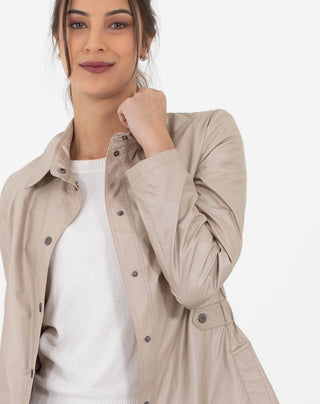 Gabardina Con Ajuste En Espalda