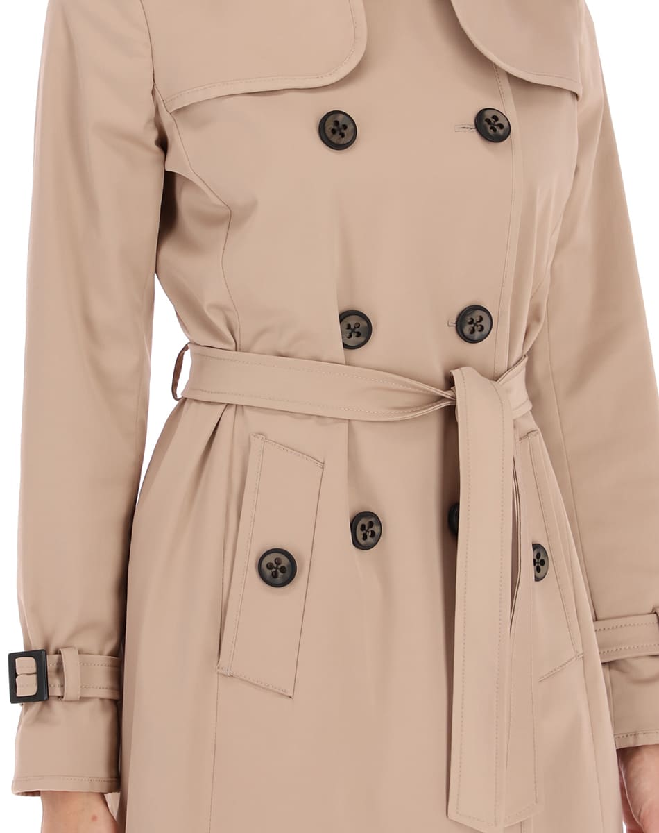 Gabardina Con Doble Botonadura y Cinturón
